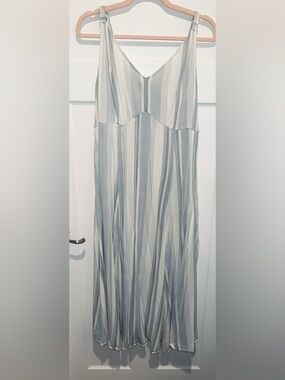 torrid White Top with Blue Maxi Dress - Size 1
